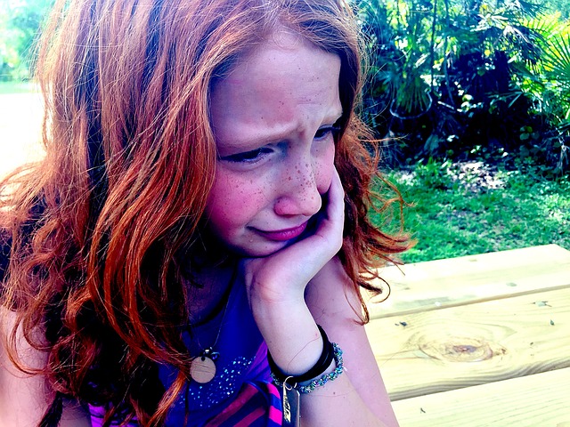 Image of child crying which can be sign of distress, contact Butterfly Beginnings Counseling in Davenport, Iowa